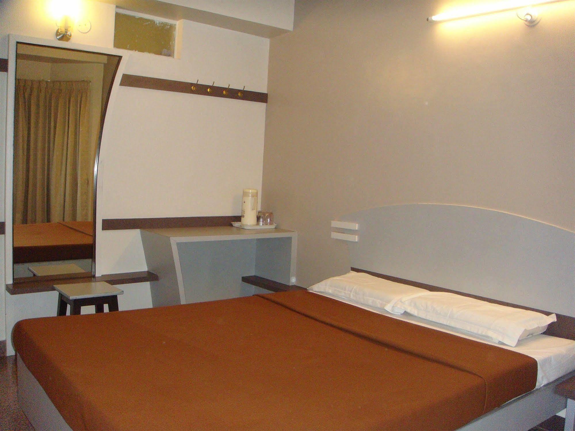 Mannars Residency Villa Мисор Екстериор снимка