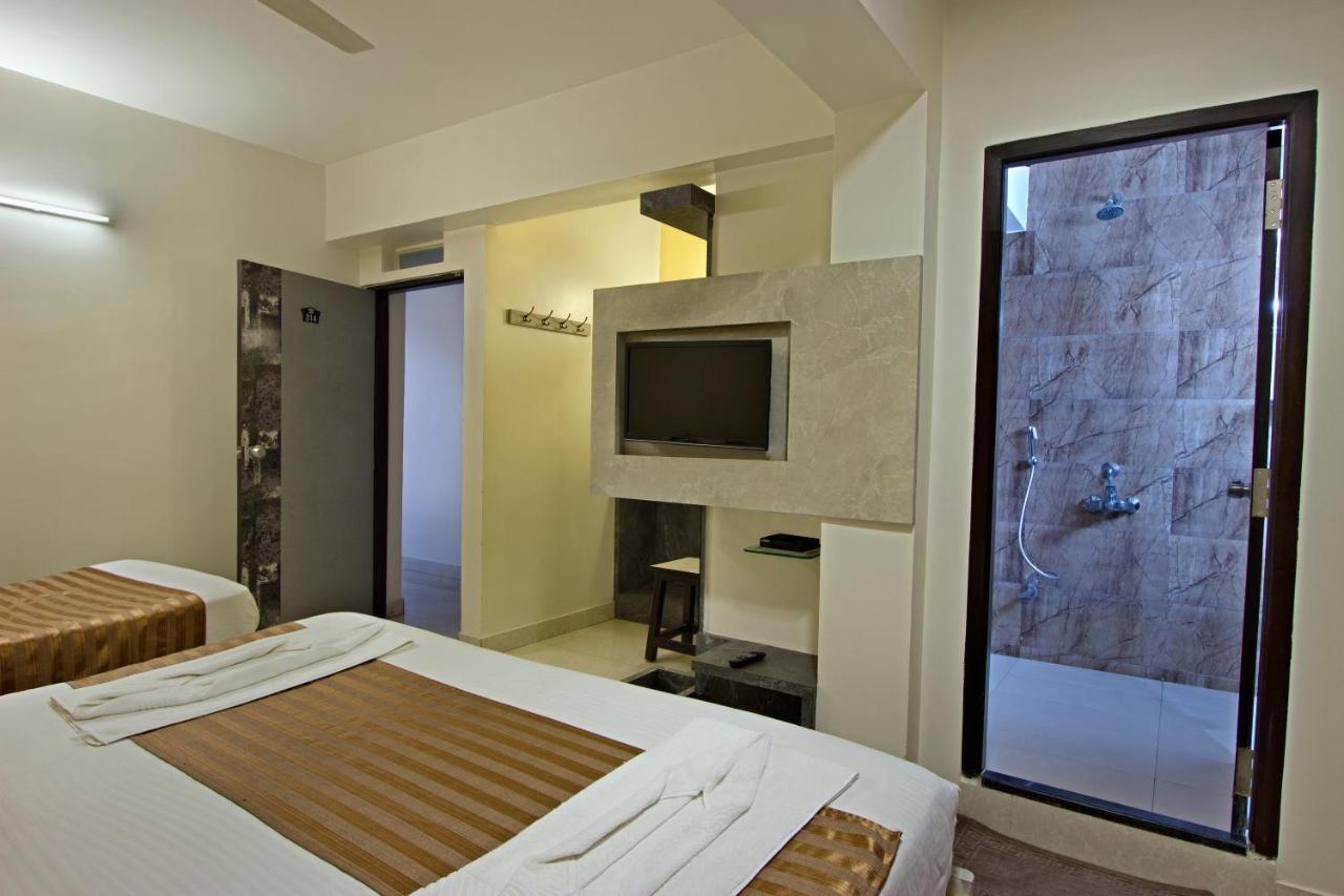 Mannars Residency Villa Мисор Екстериор снимка
